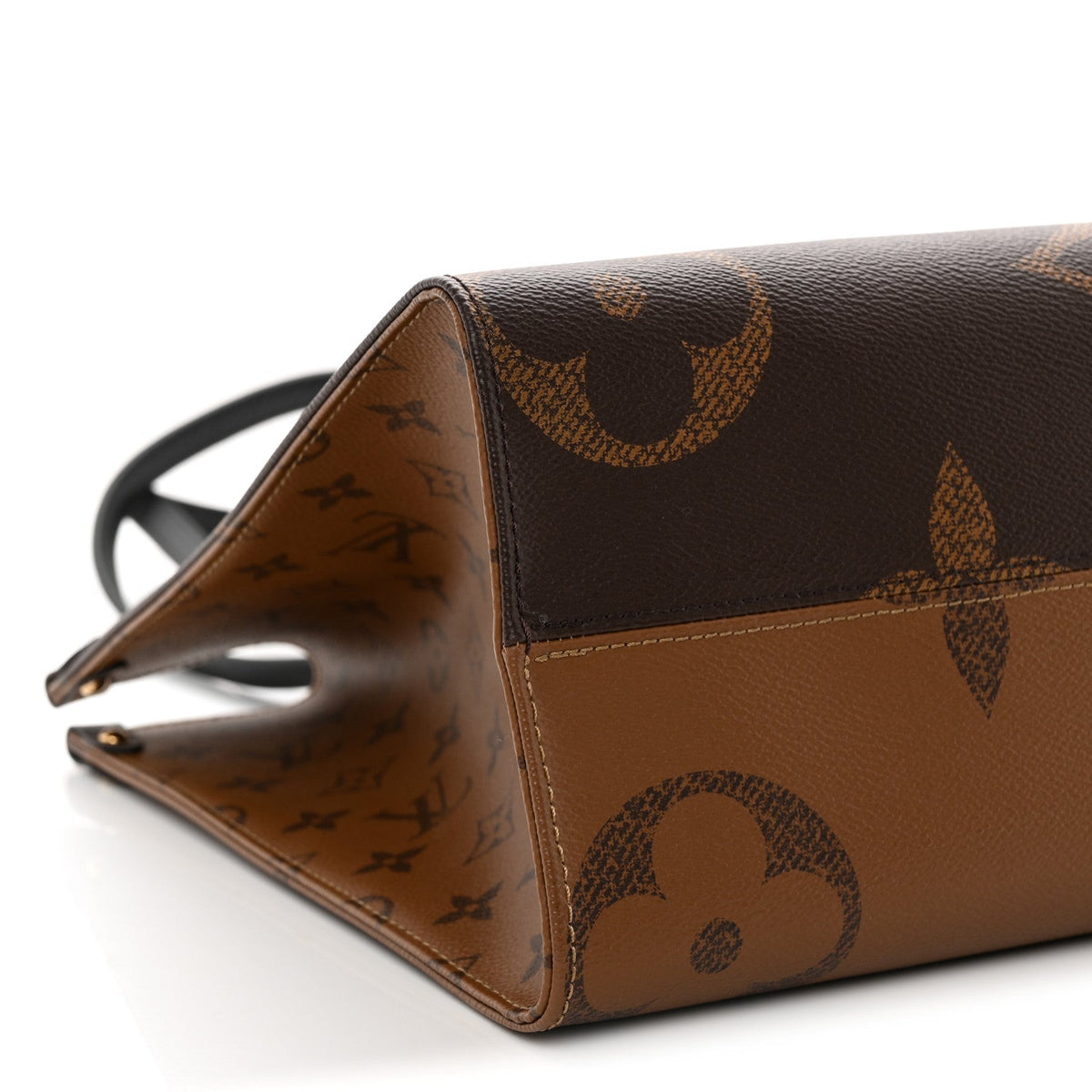 Reverse Monogram Giant Onthego MM