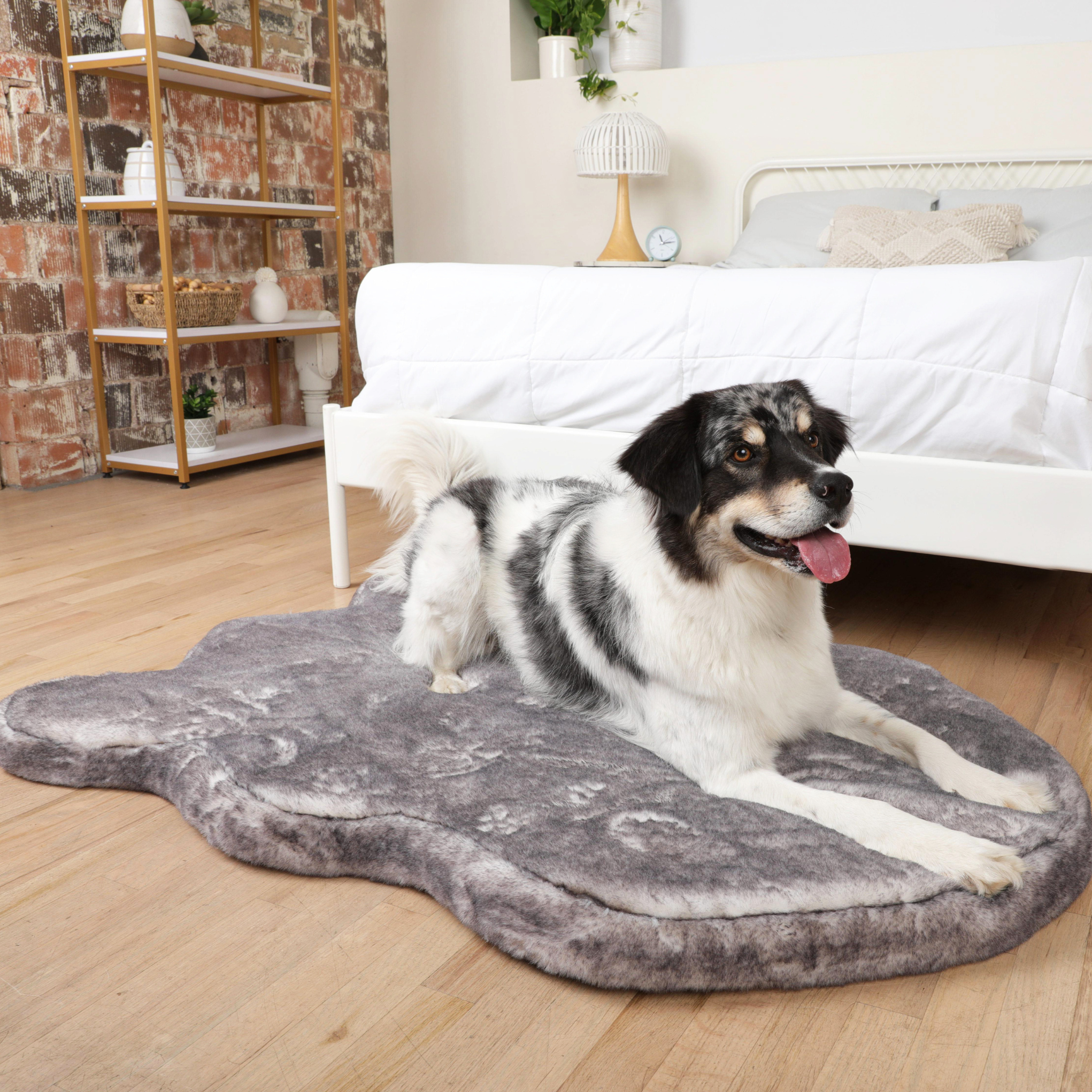 PupRug® Luxe Faux Fur Orthopedic Dog Bed - Ultra Soft Chinchilla