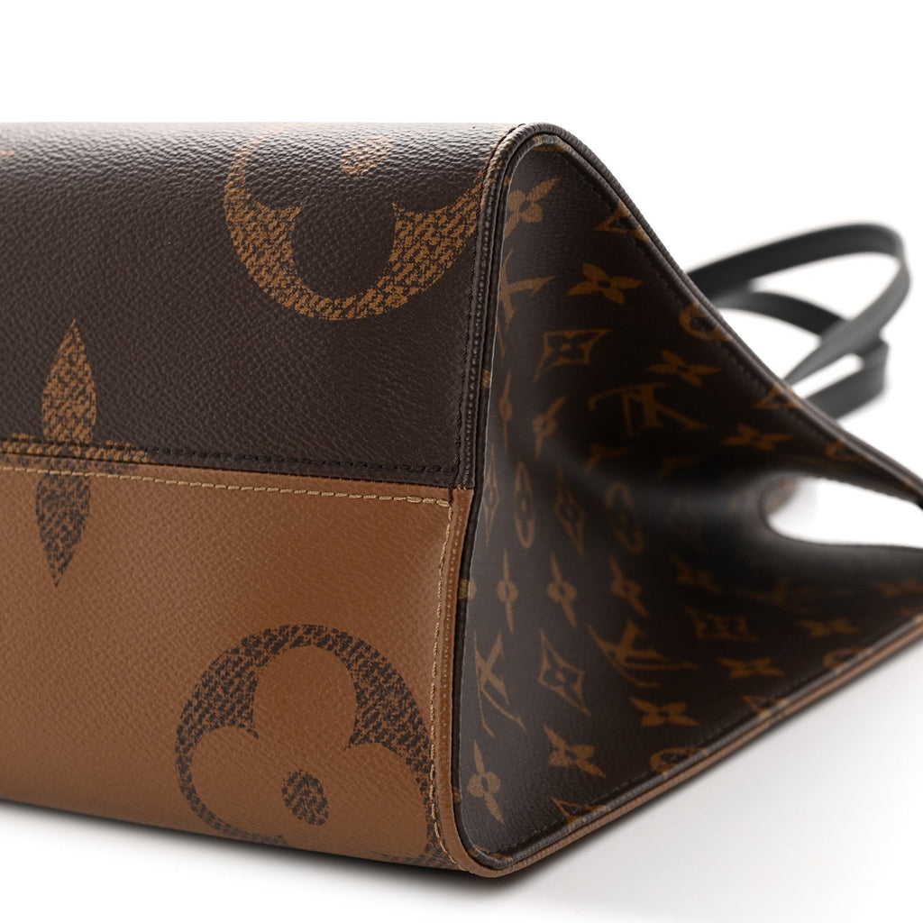 Reverse Monogram Giant Onthego MM