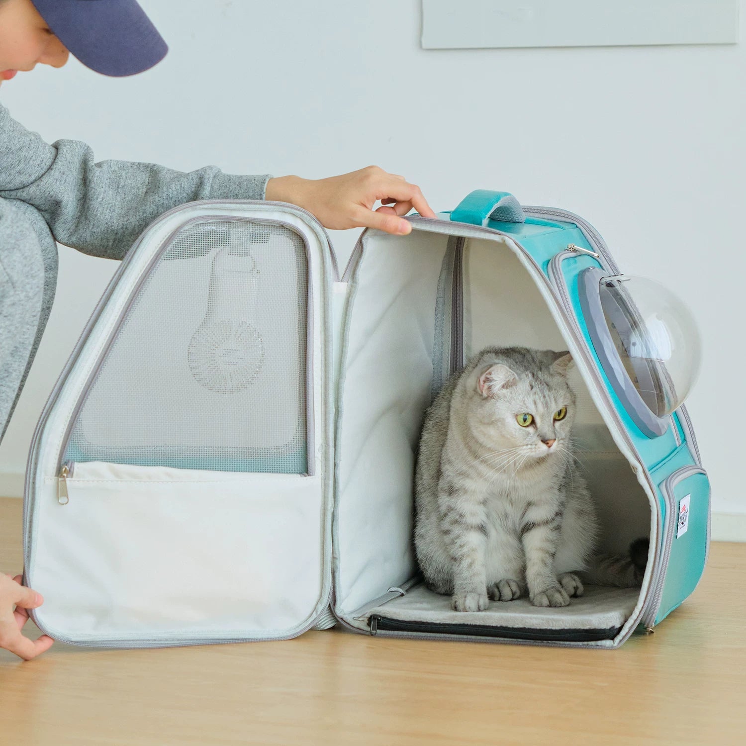 Ostracod cat bag for outdoor use, portable pet backpack for carrying cats on both shoulders, large capacity, warm cabin for winter travel
