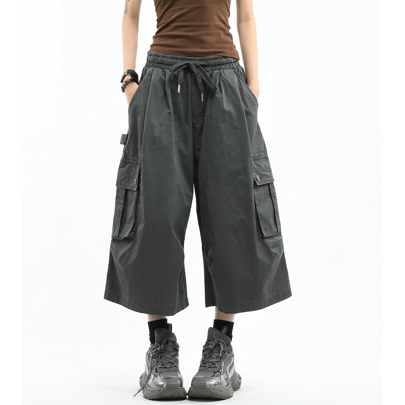 OV original American retro multi pocket workwear, seven inch wide leg pants for men and women, drawstring for slimming, versatile casual shorts, trendy